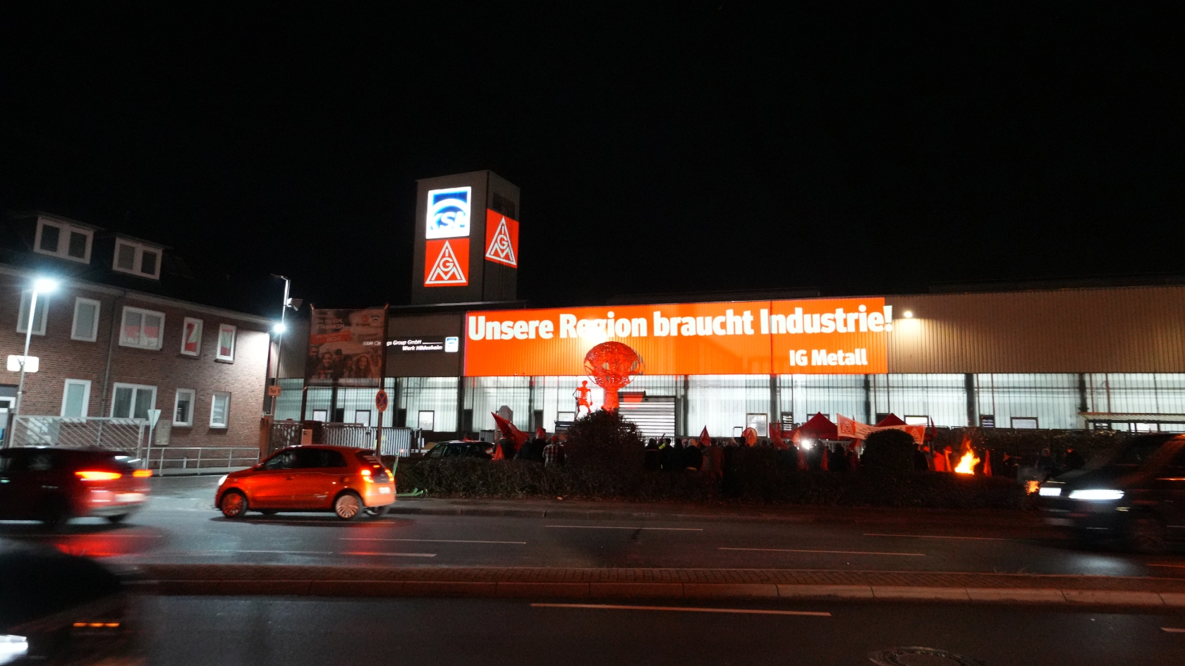 Aktion bei KSM Castings mit Lichtinstallation